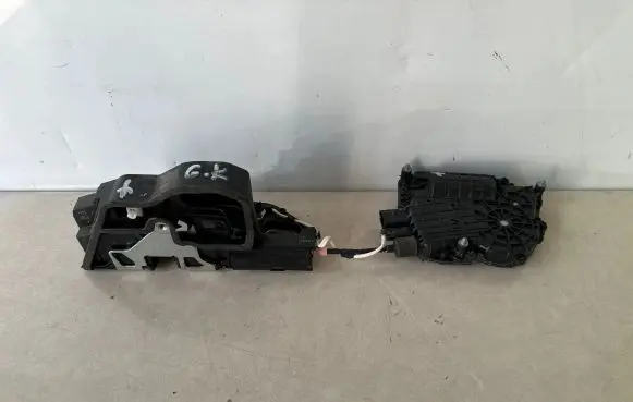 BMW 5 F10 F11 Rear door soft close latching motor 7154515