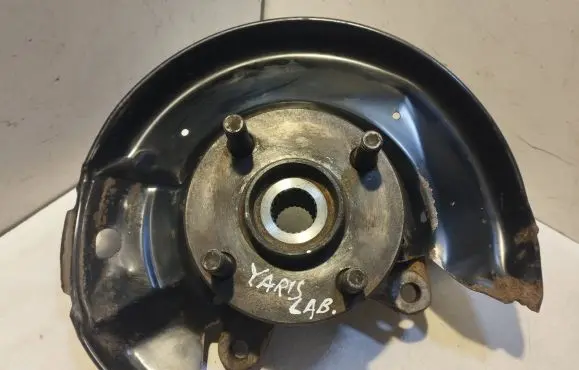 Toyota Yaris Front wheel hub spindle knuckle