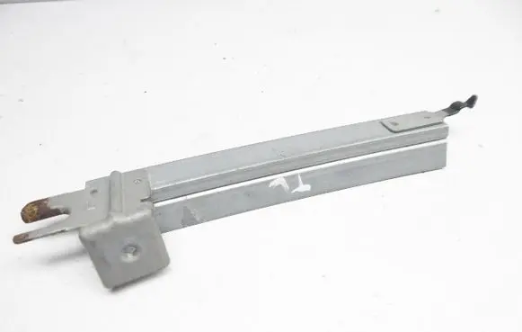Nissan Qashqai Rear door windshield rail 