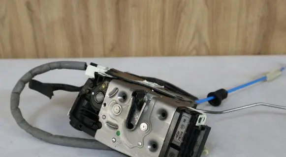 Mercedes-Benz B W246 W242 Front door lock 1667200635 A1667200635