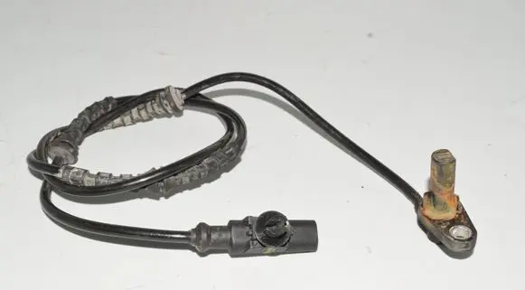 Land Rover Discovery 4 - LR4 ABS brake wheel speed sensor 0265008266 AH229E731AB