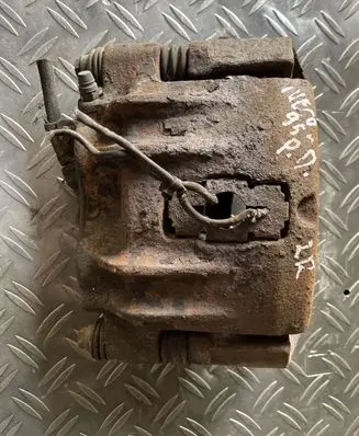 Iveco Daily 30.8 - 9 Front brake caliper