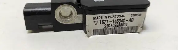 Ford Mondeo Mk III Airbag deployment crash/impact sensor 1S7T14B342AD