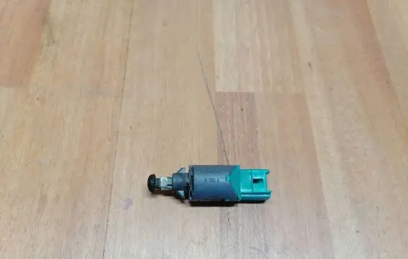 Renault Megane III Brake pedal sensor switch 253250007R