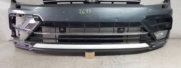 Volkswagen Tiguan Front bumper 5NN807221A