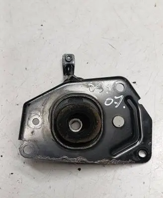 Gearbox mounting bracket