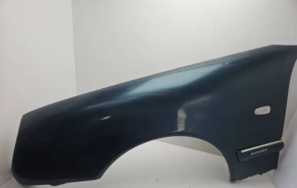 Mercedes-Benz E W210 Fender