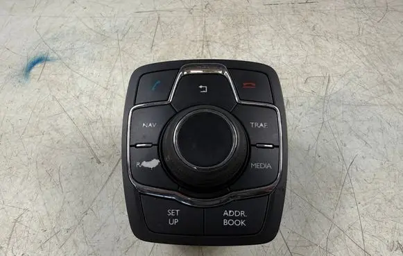 Head unit multimedia control
