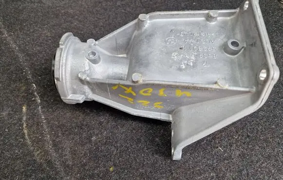 BMW 4 G22 G23 G24 G26 Driveshaft support bearing bracket 8639383 59280110