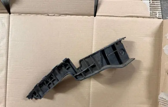 Fiat 500 Rear bumper mounting bracket 51882430