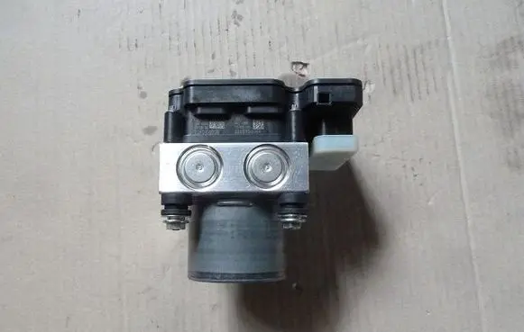 Volkswagen Golf VI ABS Pump 0265956084