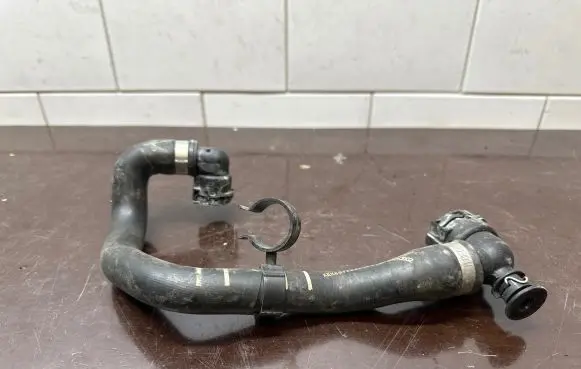 Mercedes-Benz S W222 Engine coolant pipe/hose A2225014691