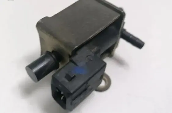 Audi A4 S4 B6 8E 8H Turbo solenoid valve 026906283H