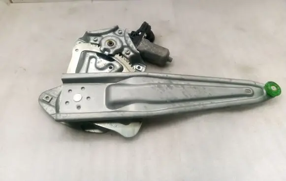 Toyota Auris 150 Rear door window regulator with motor 857200D120 6983002240