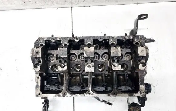 Volkswagen Golf IV Engine head 038103373R