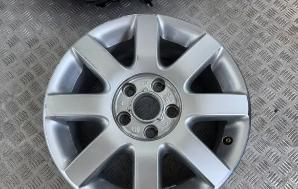 Volkswagen Golf V R16 alloy rim 1K0601025Q