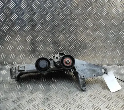 Volvo V70 Generator/alternator bracket 30757068