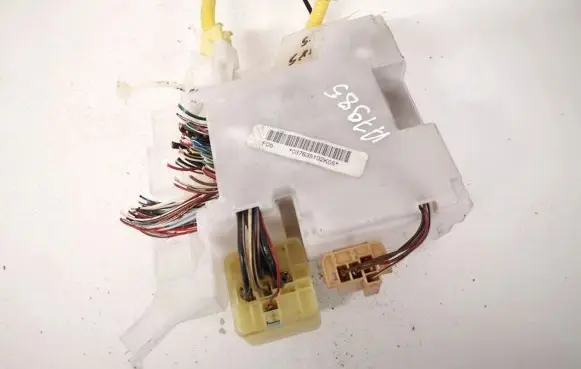 Toyota Corolla E120 E130 Fuse box set 7019ta1