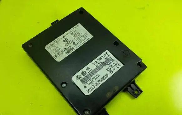 Volkswagen Golf VI Bluetooth control unit module 5K0035730F 100022700500