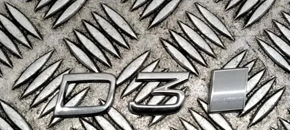 Volvo V70 Manufacturers badge/model letters 