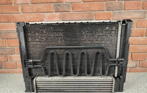 BMW 3 E90 E91 Coolant radiator 7789796