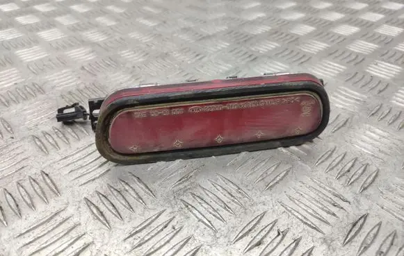 KIA Sorento Third/center stoplight 927003E0