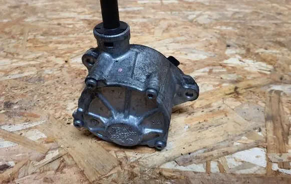Mercedes-Benz CLA C117 X117 W117 Vacuum pump A6512300465
