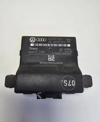 Audi A4 S4 B6 8E 8H Gateway control module 3c0907530c