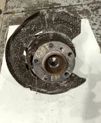 BMW X5 E70 Rear wheel hub 6770983 A3560