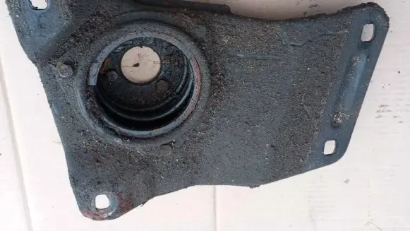 Jaguar XJ X40 Gearbox mount