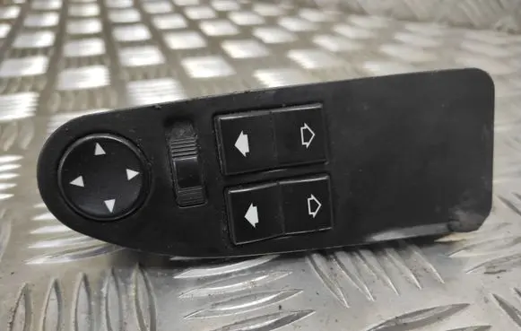 BMW 5 E39 Electric window control switch 8360887