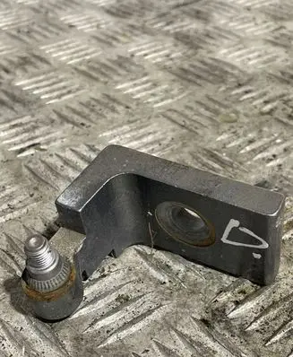 BMW X6 E71 Front door lower hinge 7068078 ES03 0100