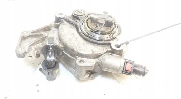 Ford Mondeo MK IV Vacuum pump