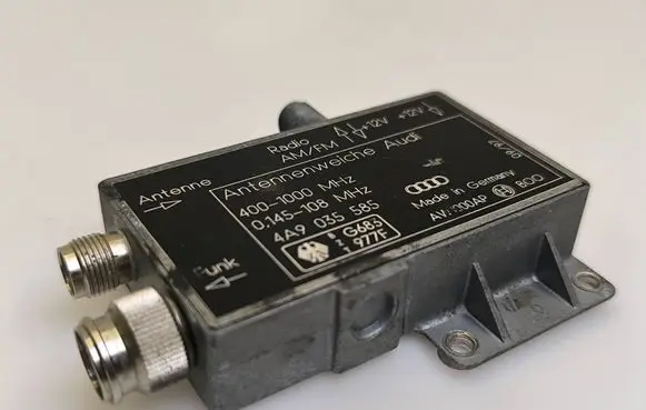 Audi A8 S8 D2 4D Antenna control unit 4001000 4A9035585 AW1000AP