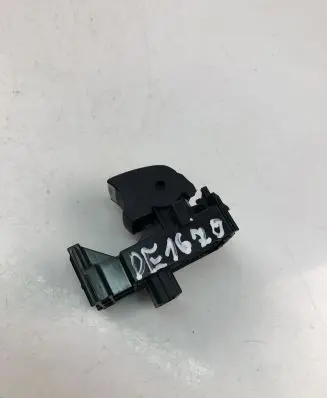 Toyota C-HR I Electric window control switch 193354