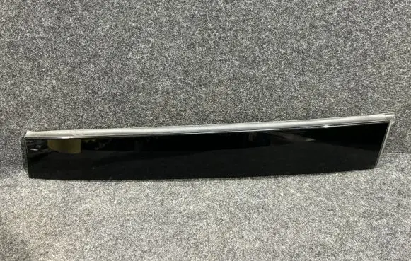 Chrysler Pacifica Sliding door trim 68234032AD