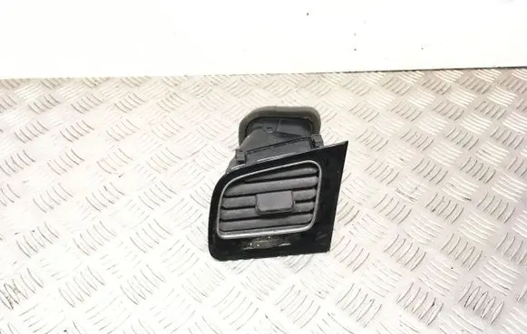 Volkswagen Golf VII Dashboard side air vent grill/cover trim 5G1819703C 04122012 5G1819709