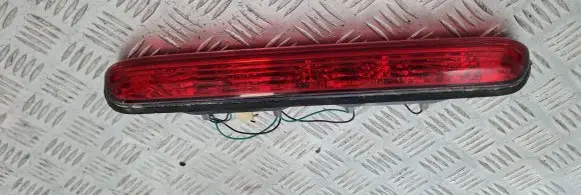 Isuzu D-Max Third/center stoplight