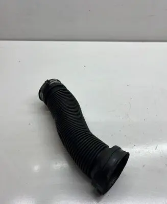 Opel Astra H Air intake hose/pipe 13105267