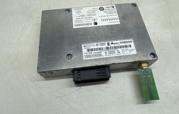 Audi A4 S4 B8 8K Bluetooth control unit module 8T0862335E 8T0862335F