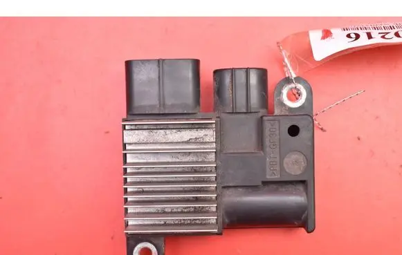 Toyota Yaris Relay mounting block 89257-K0020