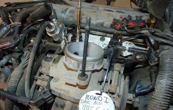 Ford Mondeo MK I Throttle valve 1023242 938FRB 958F9E926TB