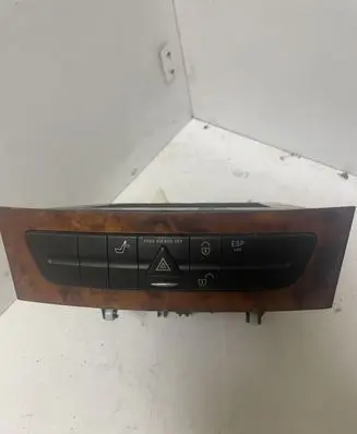 Mercedes-Benz E W211 Hazard light switch A2116800552