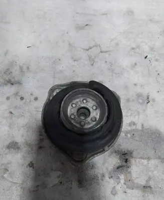 Mercedes-Benz C W205 Front upper strut mount A2133230020 Z064A01