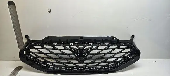 Seat Leon IV Front bumper upper radiator grill 5FA853651C