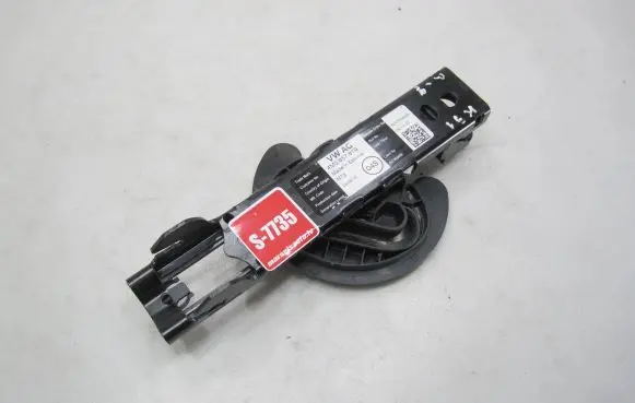 Volkswagen PASSAT B8 Seat belt height adjuster 4M0857819 627966600