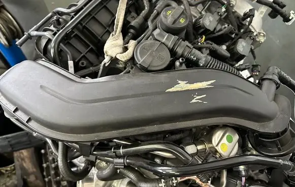 Audi Q2 - Air intake hose/pipe 05E145673AD