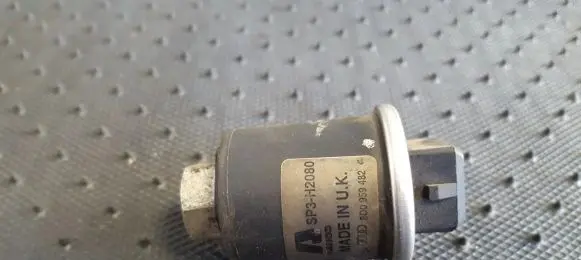Volkswagen PASSAT B5 Air conditioning (A/C) pressure sensor 8D0959482 SP3-H2080