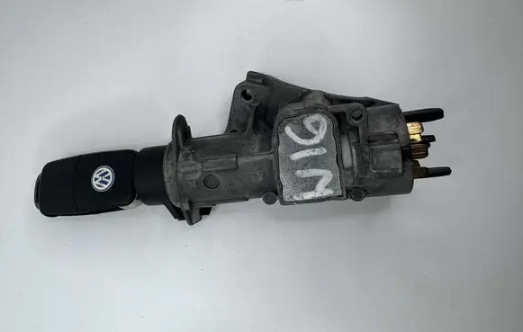 Audi A4 S4 B6 8E 8H Ignition lock 4B0905851A
