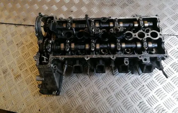 BMW 3 E46 Engine head 22466019